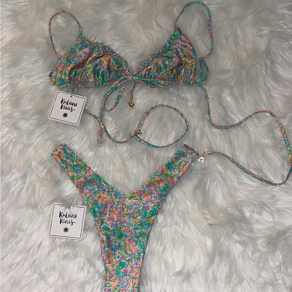 Kulani Kinis Set in Spring Fling